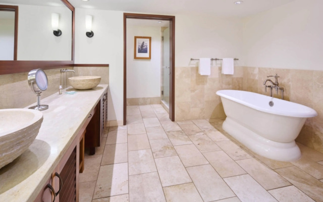 Royal Lahaina Resort & Bungalows