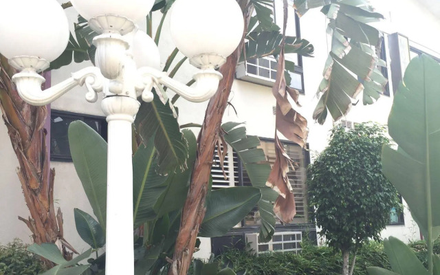 Hollywood 7 Star Motel