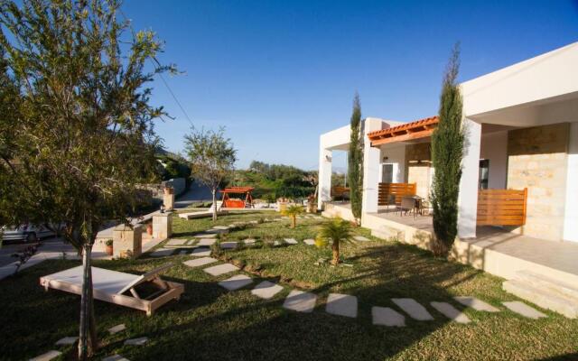 Agarathos Traditional Rooms With Pool