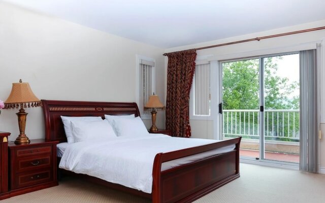 Grand Spacious Suite near YVR by Elevate Rooms