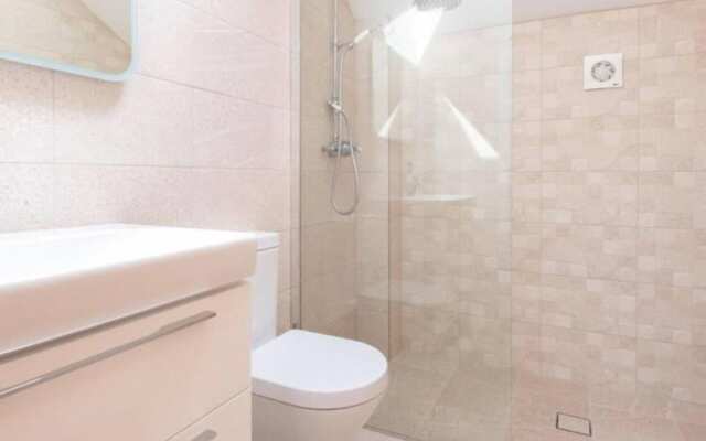 Remarkable Large 1-bed Apartment Nr Penzance