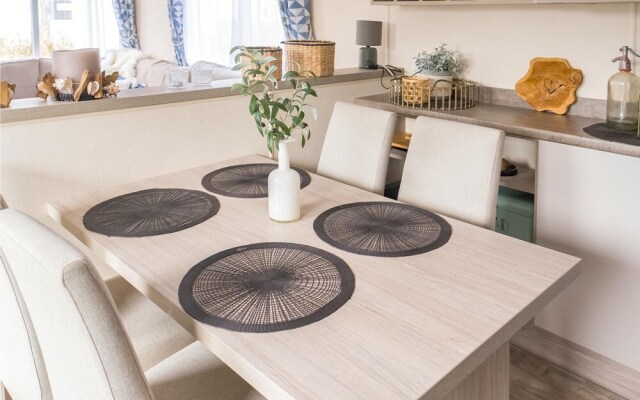 Nice Home in Renesse With 3 Bedrooms and Wifi