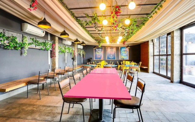 Stylish Stays Near Isbt Dehradun