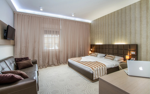 Royal Airport Hotel