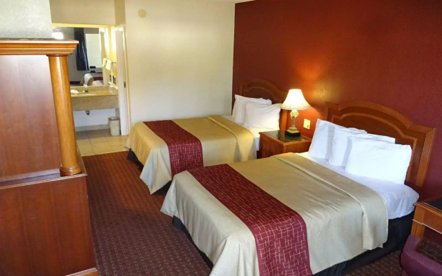 Red Roof Inn & Suites Statesboro - University