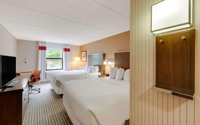 The Crossroads Hotel, Newburgh