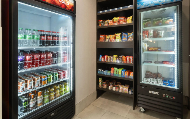 La Quinta Inn & Suites by Wyndham Atlanta Stockbridge