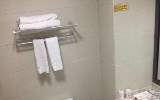 Golden Harbour Hotel