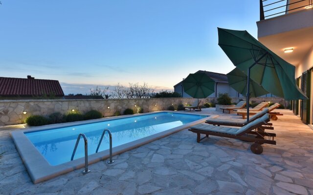 Luxurious Villa in Makarska With Pool