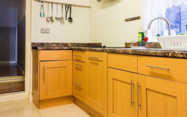 Beautiful 4-bed House in Bootle