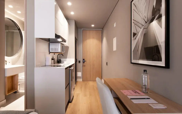 w Phenomenal Loft w/ Great Balcony in Unicentro