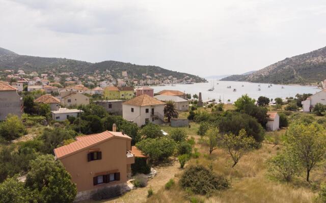 Josko - With Kids Playground - H