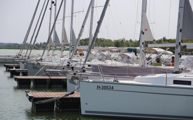 Fenyves Yacht Club