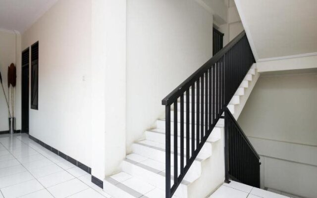 Ratu Residence Syariah by OYO Rooms