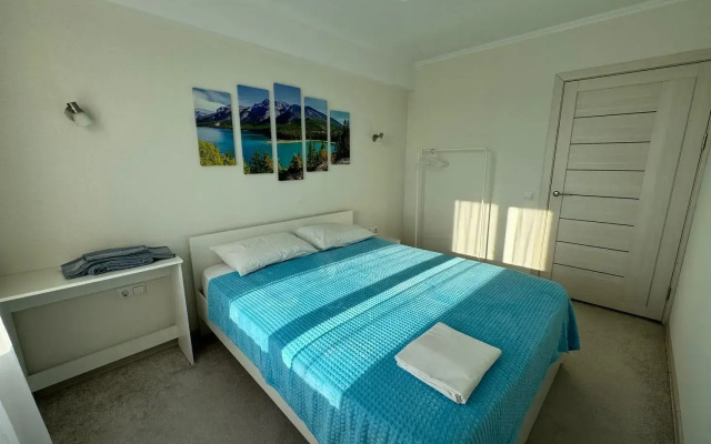 Apartments on Urozhnaya street 71/1k4