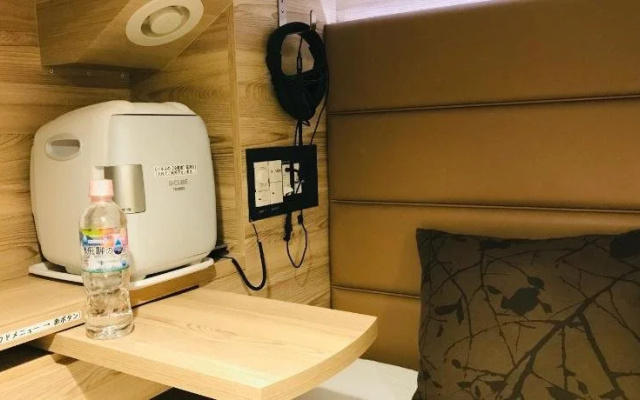 Sauna & Capsule AMZA (mens only) – Guest Rooms – Osaka