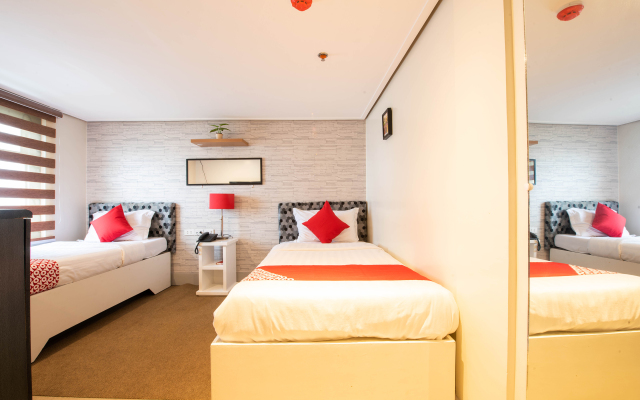 OYO 492 Sunset View Ridge Residences