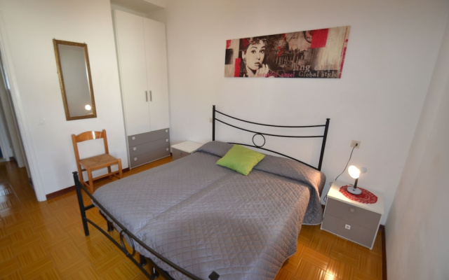 Comfy Flat With Garden and Pool