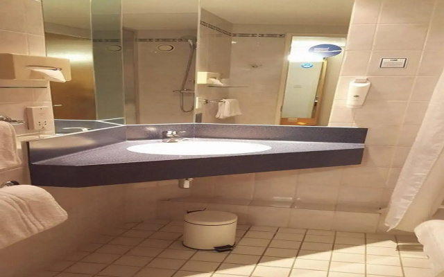 Holiday Inn Express London - Park Royal by IHG