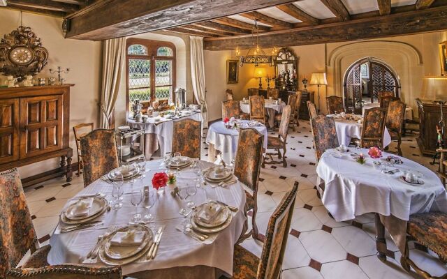 Château De La Colaissière