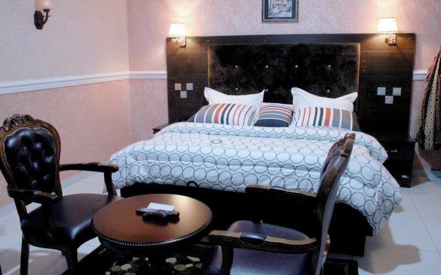 Queens Gate Hotel