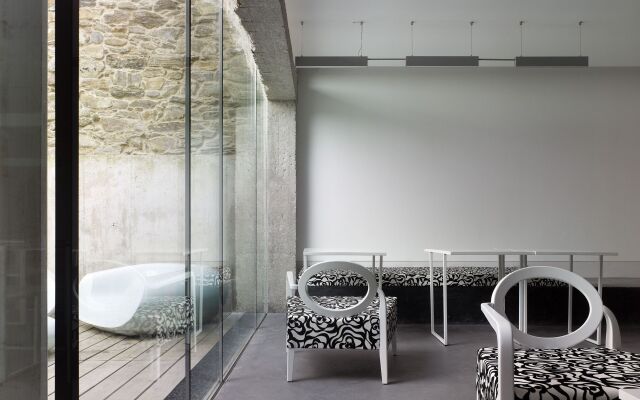 Moure Hotel
