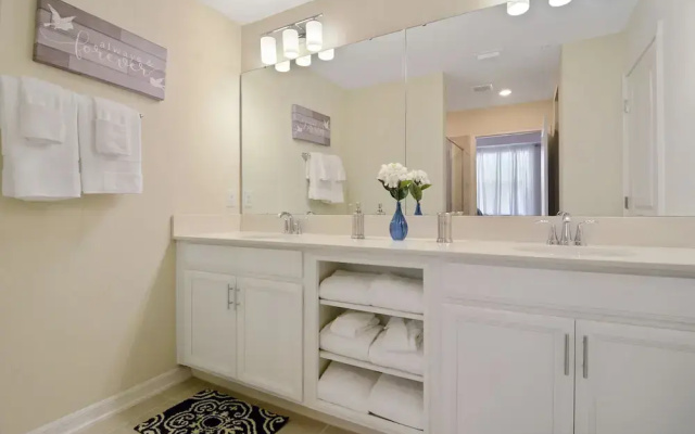201 Apartment Storey Lake 46657/46937