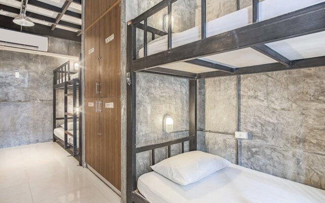 OYO 585 Freedom Hostel @ Phi Phi
