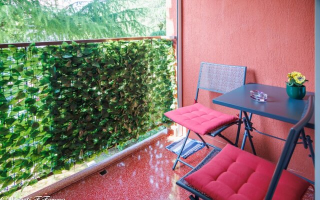 Apartment Sleeps 4 With Free Parking