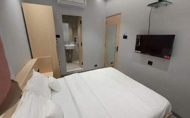 Hotel Golden Suites - Near Nesco