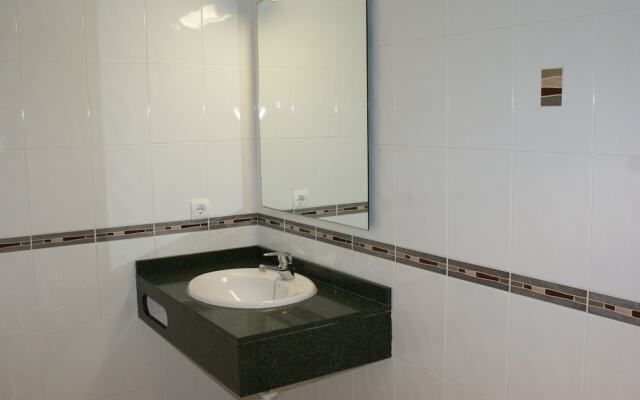 Apartment Enric Serra 1-5
