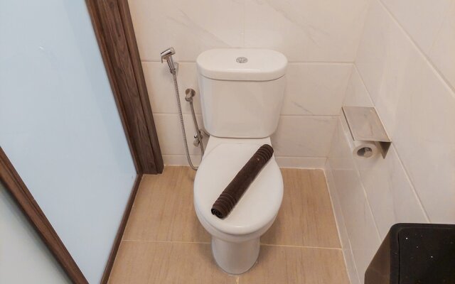 Warm And Cozy Studio Sky House Bsd Apartment