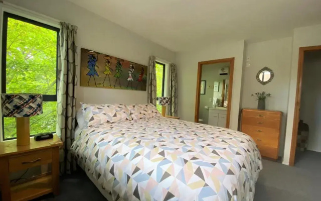 17 Chisholm Crescent