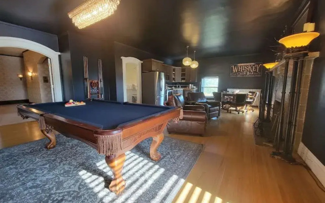 Historic Cotton Mansion Duluth Boutique Hotel