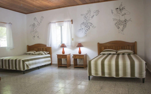 Maya Zacpetén Jungle Lodge