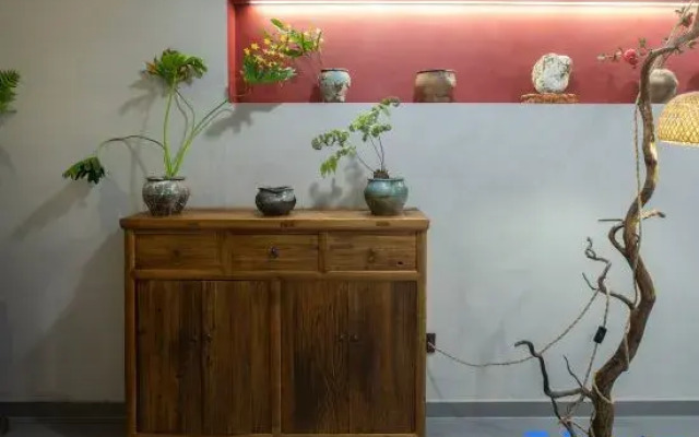 Lanjin Elegant Lounge Hotel