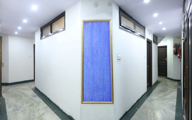 OYO Rooms 055 Mall Rd Tourism Lift