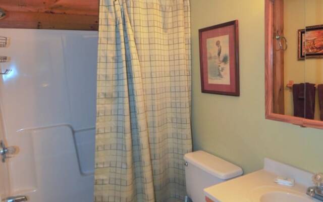 Lazy Bear Retreat - Classic Cabin!