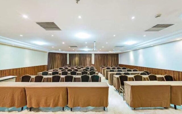 ibis Chongqing Ranjiaba