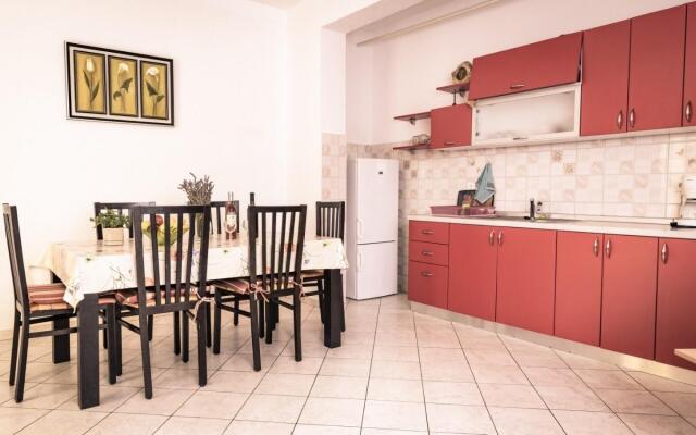 Domagoj - on the beach - A1 crveni(2+2)