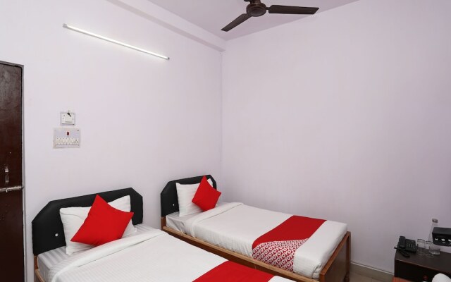 Oyo Flagship 30922 Hotel Aditya Inn