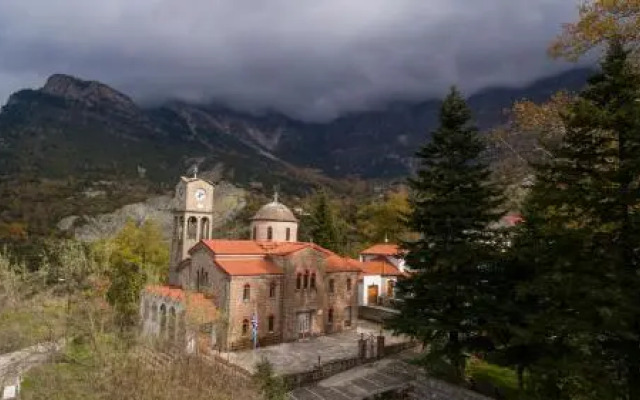 Etheres Tzoumerkon Mountain Resort