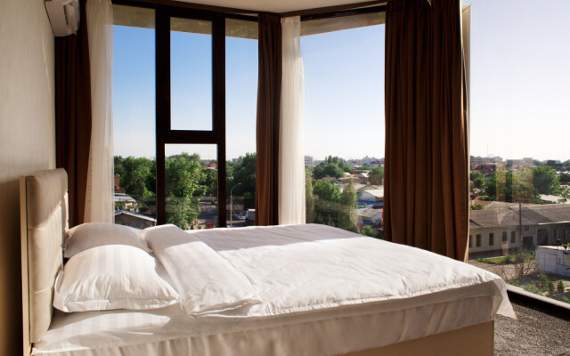 Friday Hotel