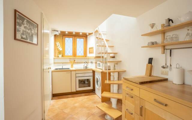 Quiet and Cozy Trastevere Hideaway