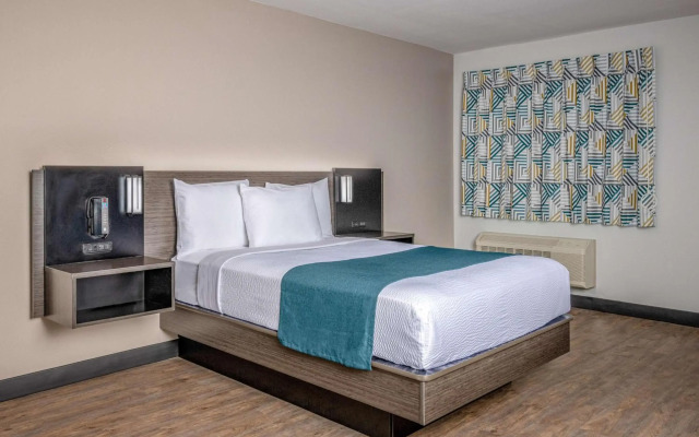 Motel 6 Euless, TX - Dallas