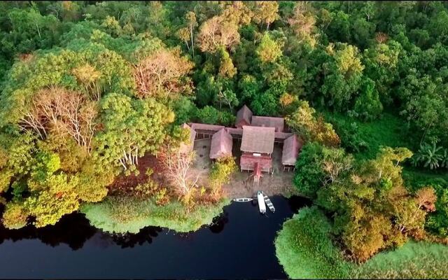 Yaku Amazon Lodge & Expeditions