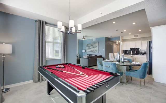 Decadent Penguin - Storey Lake by Shine Villas #704