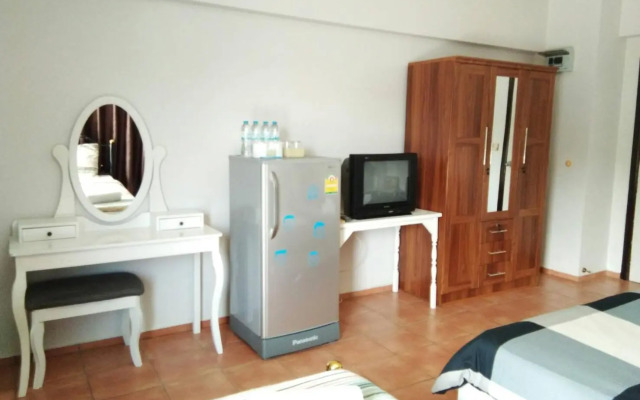 Lomsabai Apartments