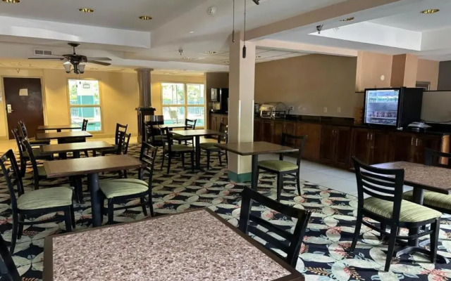 Country Inn & Suites by Radisson, Murrells Inlet, SC