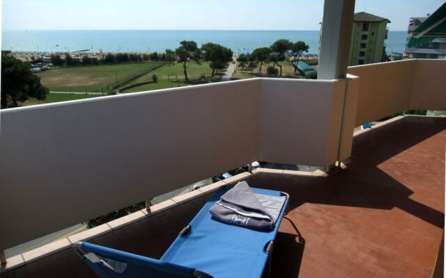 Luminous Apartment With sea View Terrace